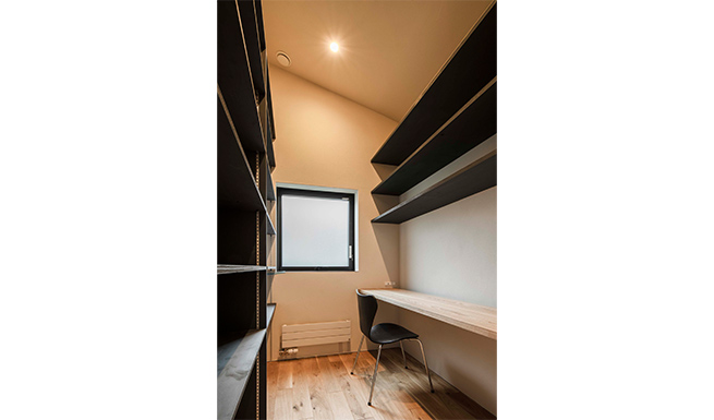 2階DEN内観。