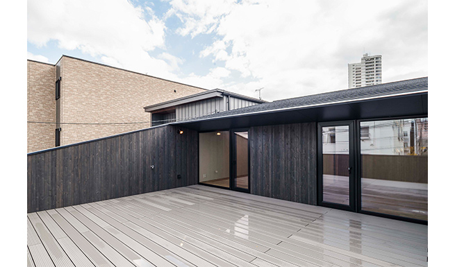 プライベートテラスから子供室への見返し。